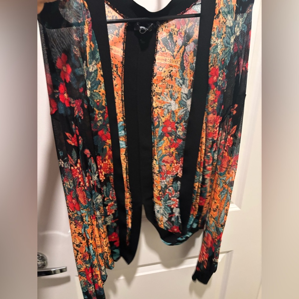 Beautiful shawl BEBE